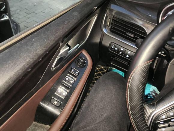 [无锡·苏B] 二手宝骏宝骏5602017款 1.5T DCT旗舰型