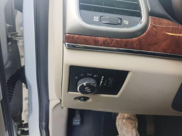 [深圳·粤B] 二手Jeep大切诺基2011款 3.6L 豪华导航版