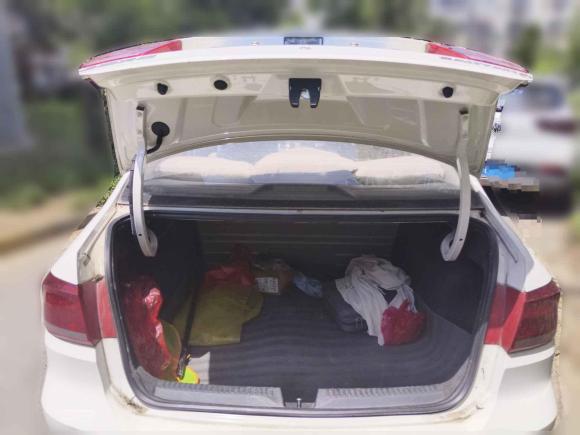 [南京·苏A] 二手大众桑塔纳2013款 1.6L 手动风尚版