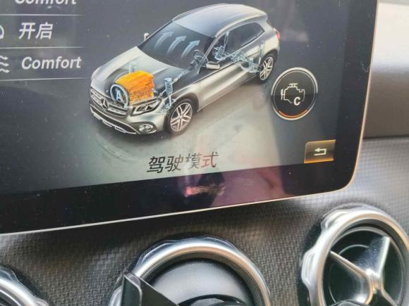 [上海·沪D] 二手奔驰奔驰GLA2018款 GLA 200 动感型