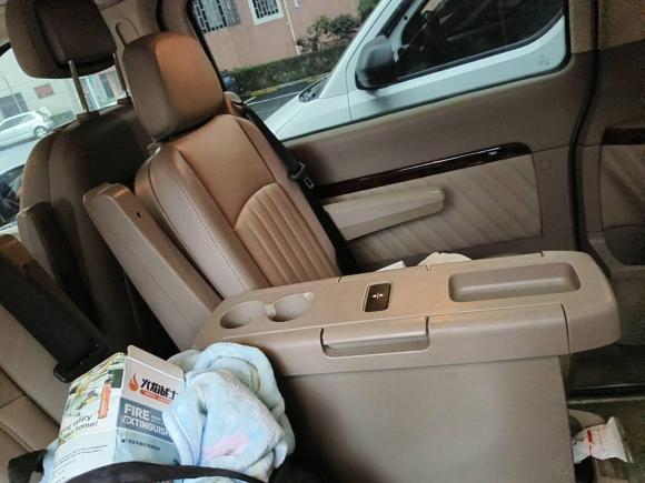 [上海·沪D] 二手奔驰唯雅诺2011款 2.5L 领航版