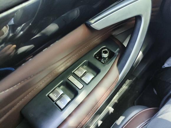 [金华·浙G] 二手魏牌魏牌 VV72017款 2.0T 超豪型