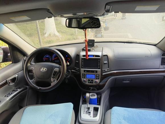 [上海·沪C] 二手现代胜达经典2010款 2.4 舒适版 七座四驱