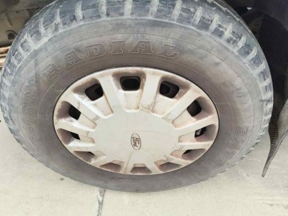 [上海·沪B] 二手福特经典全顺2013款 2.8T改款柴油冰白物流车长轴中顶JX493ZLQ4