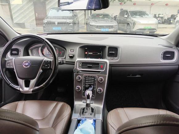 [上海·沪A] 二手沃尔沃沃尔沃S60插电式混动2015款 S60L E驱混动 T6智驭版