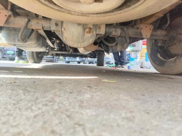 [南京·苏A] 二手依维柯依维柯褒迪2017款 2.5T经典A32客车中顶6-7座47Z5