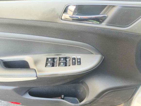 [湖州·湘F] 二手长安长安CS352017款 1.6L 自动豪华型