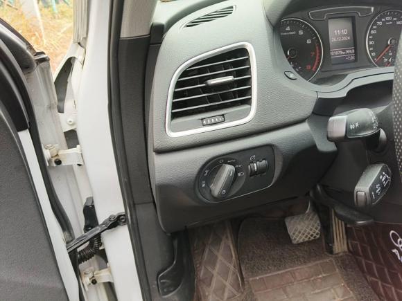 [武汉·鄂A] 二手奥迪奥迪Q32017款 30 TFSI 时尚型