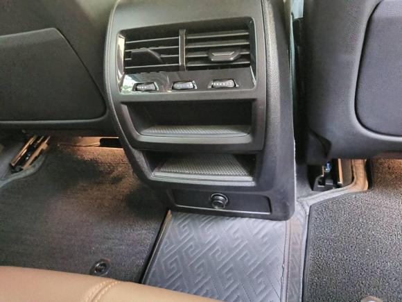 [上海·沪N] 二手宝马宝马X52022款 xDrive40i M运动套装