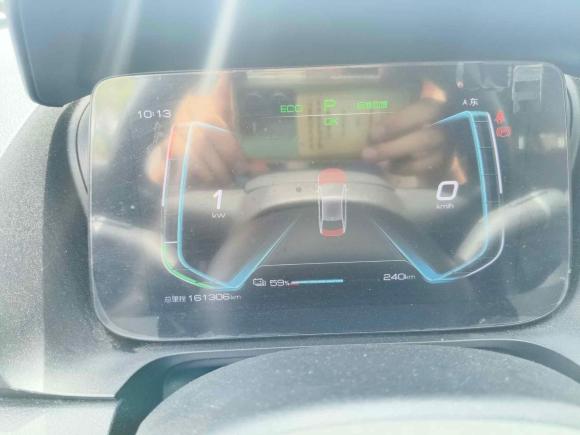 [上海·沪A] 二手比亚迪比亚迪e32020款 400出行版