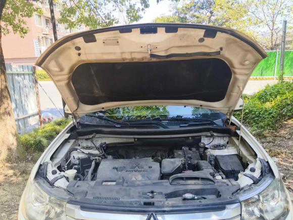 [杭州·浙A] 二手三菱欧蓝德2014款 2.4L 四驱豪华超值版 5座