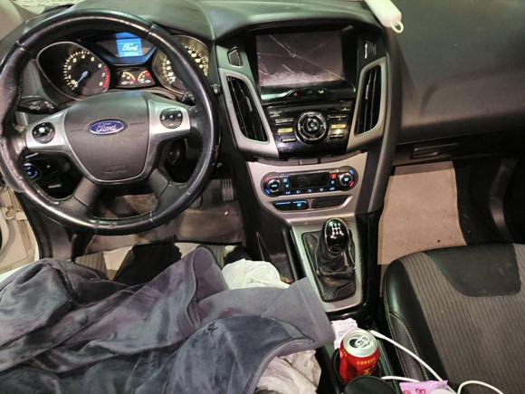 [深圳·粤B] 二手福特福克斯2012款 两厢 1.6L 手动风尚型