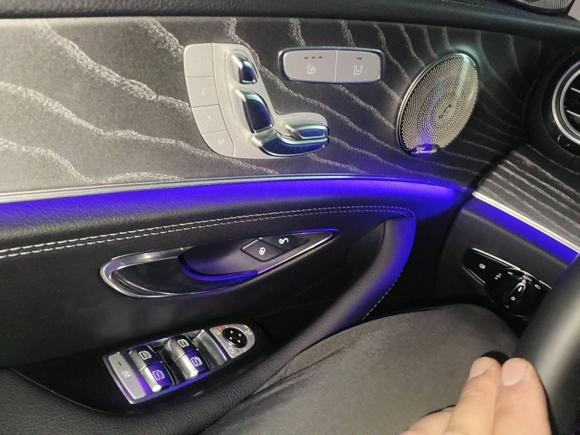 [上海·沪F] 二手奔驰奔驰E级2021款 E 300 L 豪华型