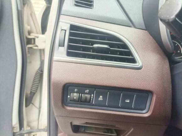 [深圳·赣B] 二手海马海马V702016款 1.5T 自动适·享型 6座