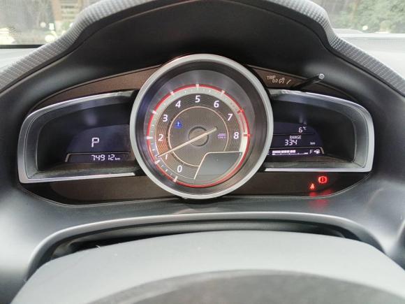[南京·苏A] 二手马自达马自达3 昂克赛拉2014款 两厢 2.0L 自动旗舰型