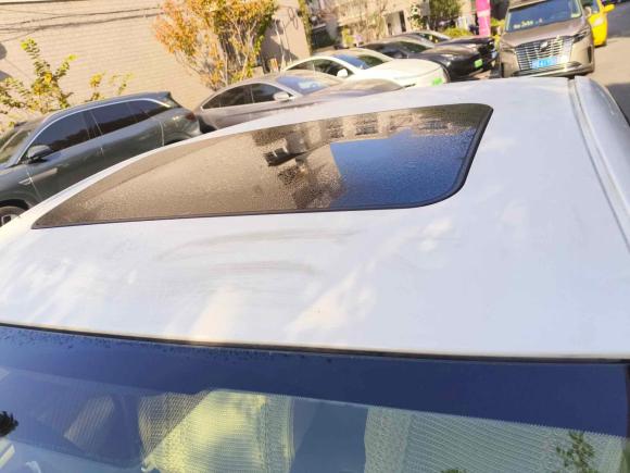 [上海·粤B] 二手别克君威2014款 2.0L 领先时尚型