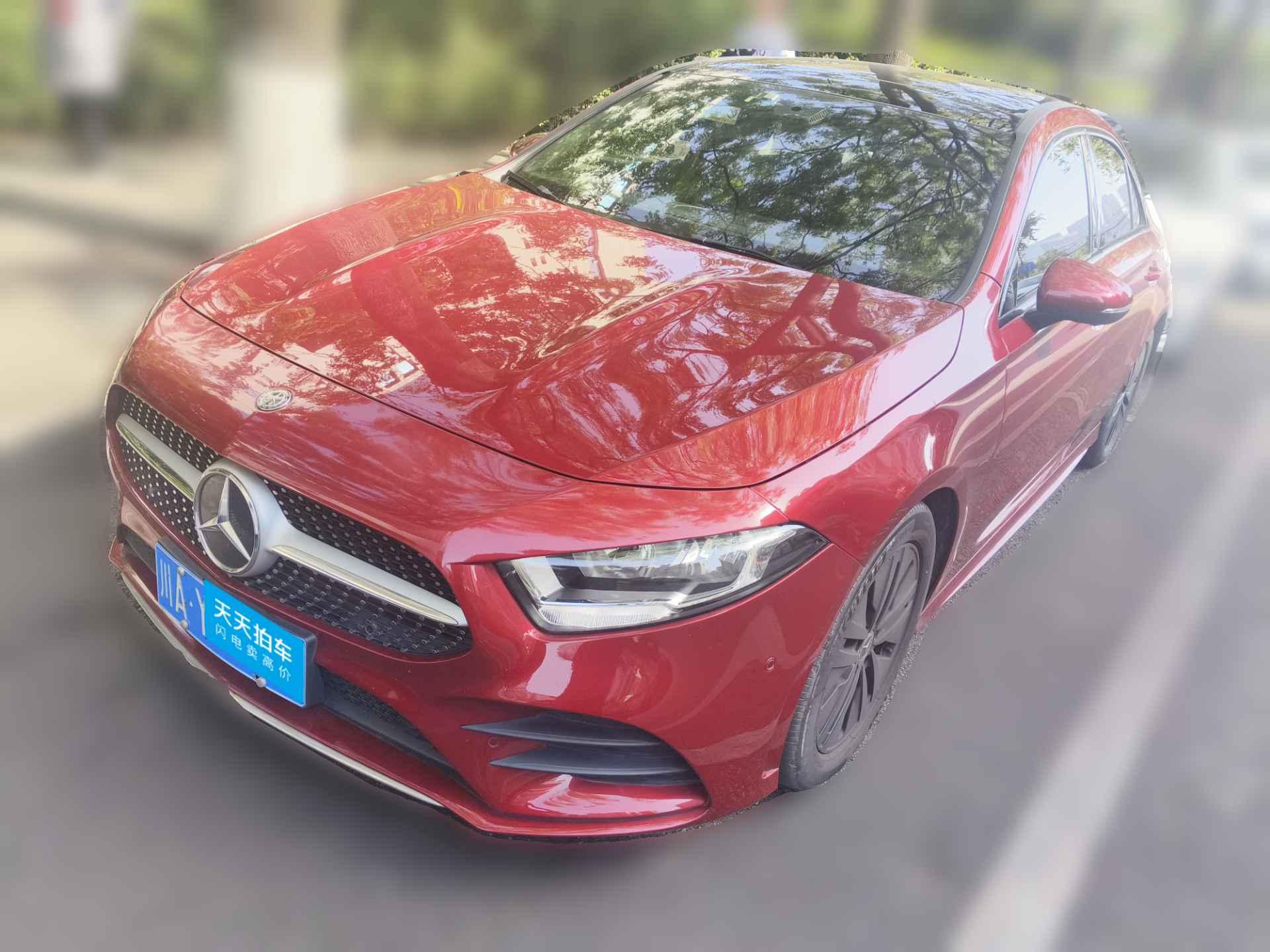 [成都·川A] 奔驰奔驰A级2019款 A 180 L 运动轿车