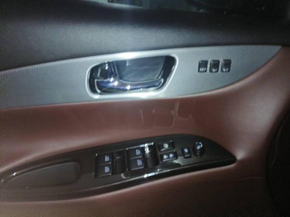 [上海·沪A] 二手英菲尼迪英菲尼迪QX502013款 2.5L 两驱优雅版