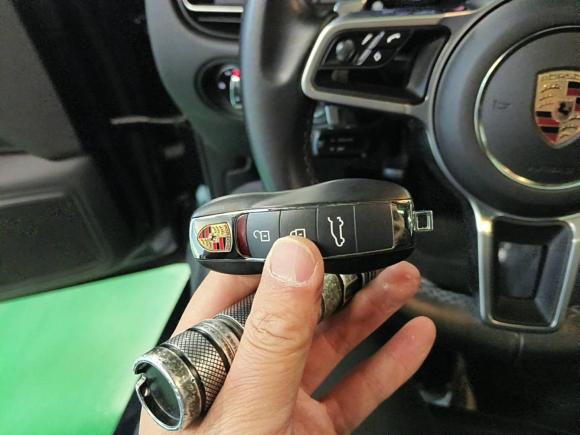 [上海·沪A] 二手保时捷Macan2020款 Macan 2.0T