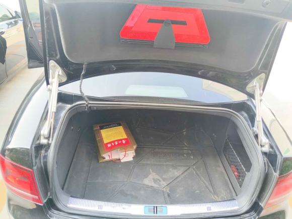 [青岛·鲁B] 二手大众辉腾2011款 3.6L V6 4座加长Individual版