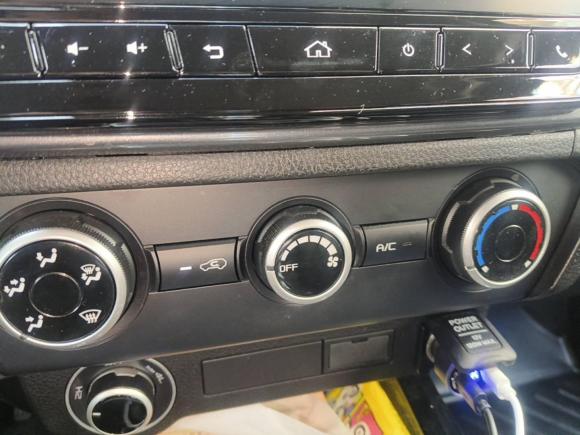 [深圳·粤B] 二手五十铃D-MAX2021款 1.9T手动四驱柴油Global劲动型RZ4E