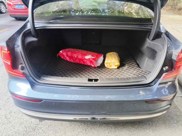 [苏州·苏U] 二手沃尔沃沃尔沃S602023款 B4 智逸豪华版