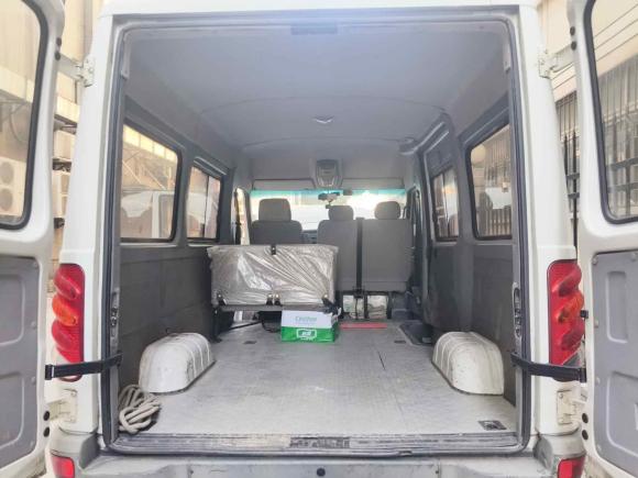 [武汉·鄂A] 二手依维柯依维柯褒迪2012款 2.5T-A32 基本型