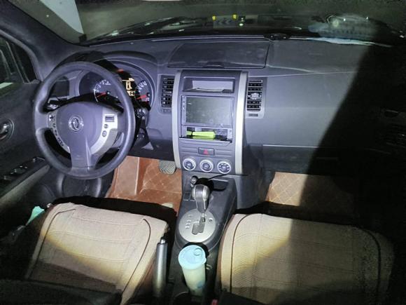 [济南·鲁A] 二手东风风度东风风度MX62015款 2.0L CVT两驱卓越版