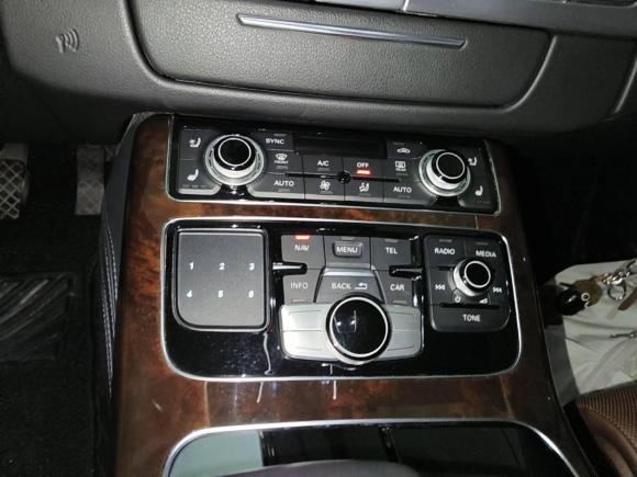 [上海·沪B] 二手奥迪奥迪A82016款 A8L 45 TFSI quattro豪华型