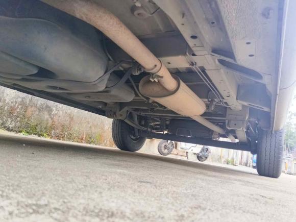 [佛山·粤E] 二手大通新途V802015款 2.5T 手动傲运通版短轴中顶