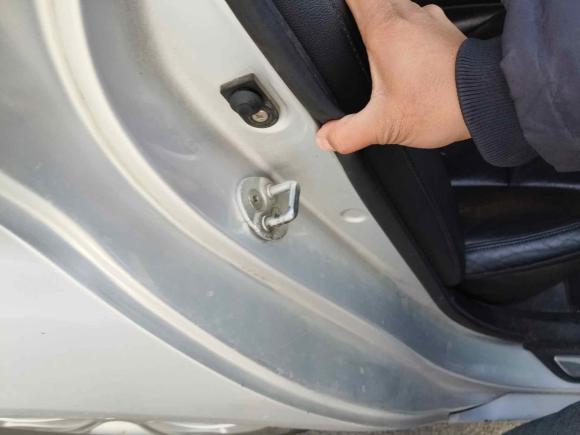 [青岛·鲁B] 二手现代索纳塔2011款 2.0L 自动豪华版