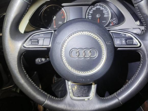 [武汉·鄂A] 二手奥迪奥迪A4L2013款 35 TFSI 自动标准型