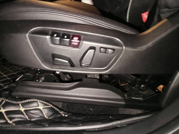 [深圳·苏U] 二手宝马宝马2系旅行车2018款 218i 尊享型运动套装