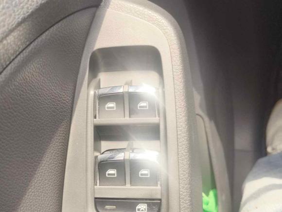 [苏州·苏E] 二手荣威荣威RX52016款 20T 两驱手动互联网智惠版