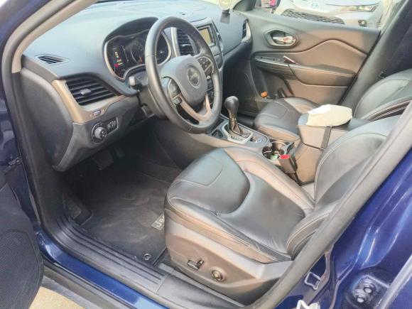 [广州·粤A] 二手Jeep自由光2016款 2.4L 领先版