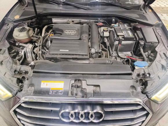 [成都·川A] 二手奥迪奥迪A32018款 30周年年型 Limousine 35 TFSI 风尚型