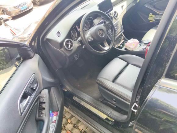 [上海·沪A] 二手奔驰奔驰GLA2016款 GLA 200 动感型