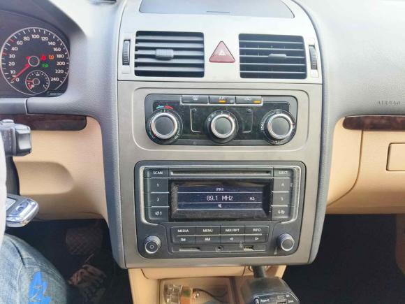 [上海·皖D] 二手大众途安2013款 1.4T DSG舒适版5座