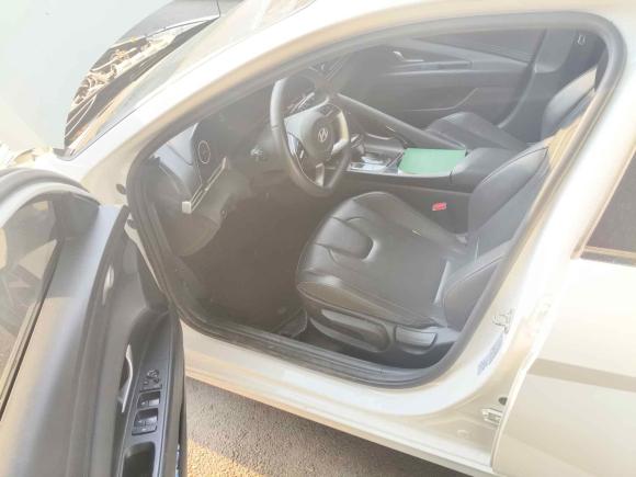[青岛·鲁B] 二手现代伊兰特2023款 1.5L CVT GLX精英版