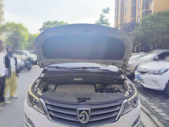 [上海·苏J] 二手宝骏宝骏5602016款 1.8L iAMT豪华型