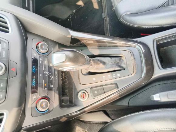 [上海·苏U] 二手福特福克斯2015款 两厢 EcoBoost 180 自动精英型