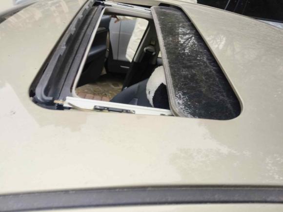 [上海·辽A] 二手荣威荣威3602017款 1.5L 自动豪华版