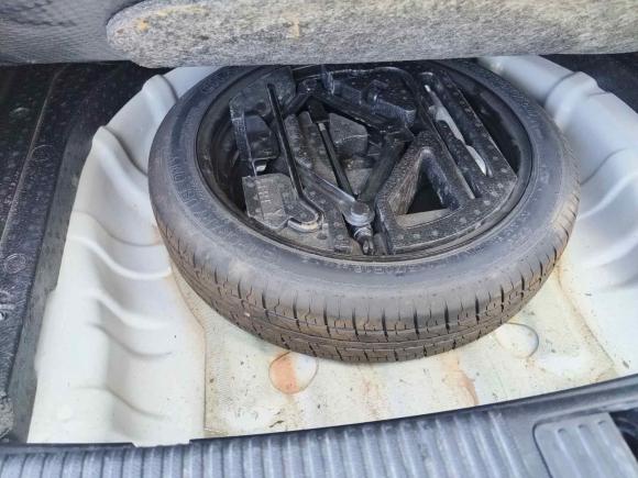 [西安·陕A] 二手荣威荣威i52019款 1.5L 自动4G互联领豪旗舰版