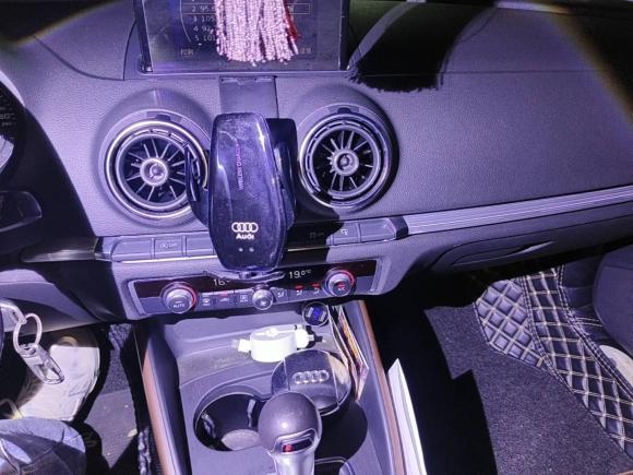 [武汉·鄂A] 二手奥迪奥迪A32014款 Sportback 35 TFSI 自动舒适型