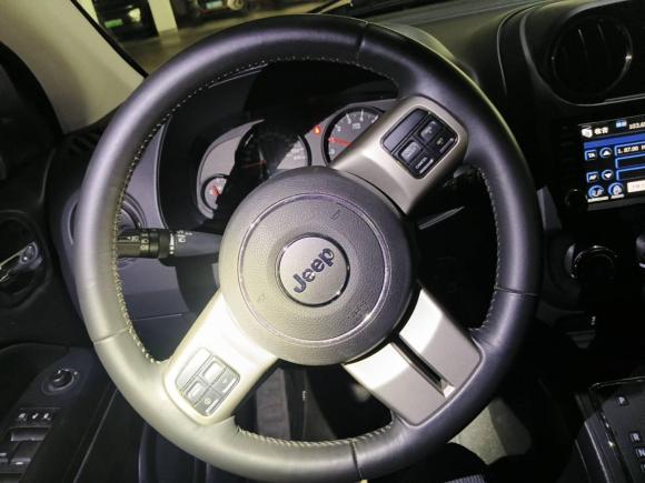 [上海·沪L] 二手Jeep指南者2011款 2.4L 四驱运动版