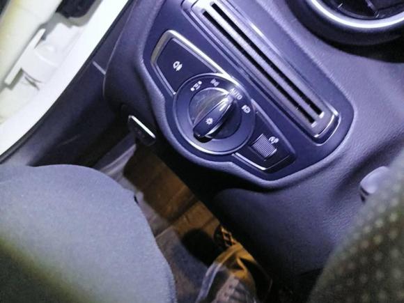 [上海·沪D] 二手奔驰奔驰C级2018款 C 200 L 运动版