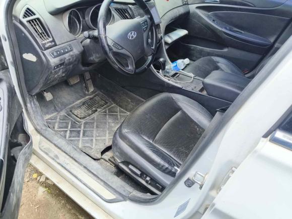 [上海·赣A] 二手现代索纳塔2013款 2.4L 自动领先版 国V