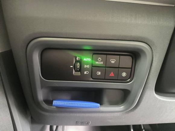 [成都·川A] 二手上汽大通MAXUS大拿V12025款 V1+短轴低顶 多功能版（42kWh）