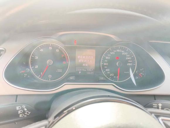 [深圳·粤B] 二手奥迪奥迪A4L2015款 35 TFSI 自动标准型