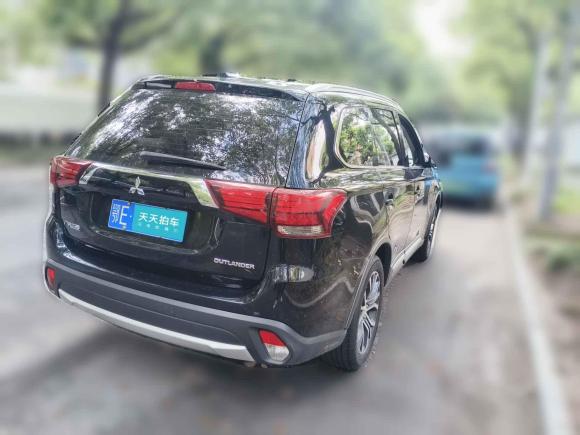 [上海·鄂E] 二手三菱欧蓝德2018款 2.0L 两驱荣耀版 5座